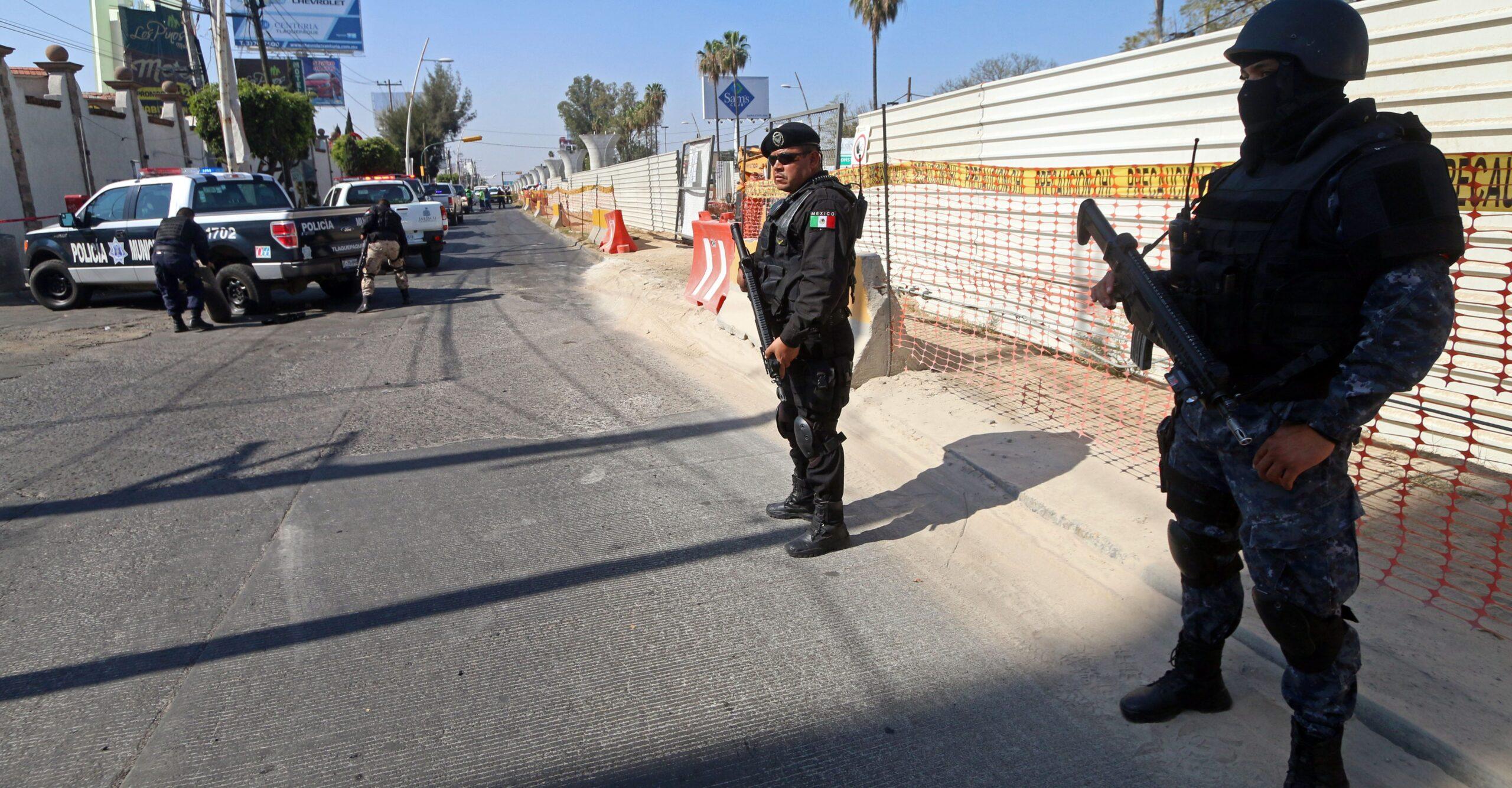 Mueren seis policías en un tiroteo en el municipio La Huerta, Jalisco