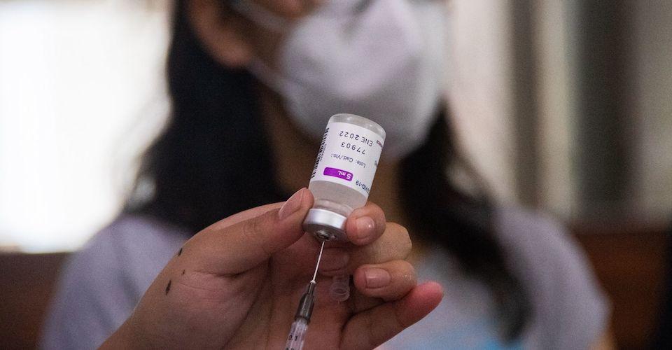 Juzgado ordena a gobierno federal vacunar a todos los menores de 12 a 17 años contra COVID