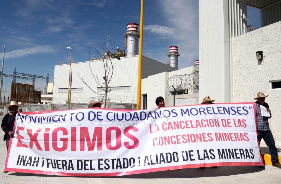 Marchan contra consulta sobre termoeléctrica en Huexca y por asesinato de Samir Flores