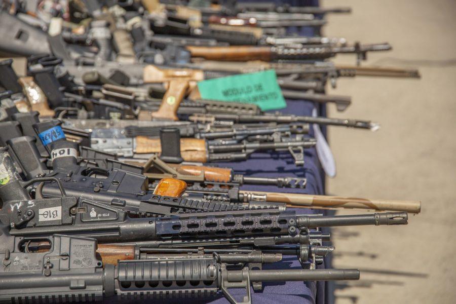 Juez de EU desestima la demanda de México contra empresas de armas; la Cancillería anuncia que apelará