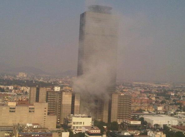 Video: Explosión en Torre de Pemex
