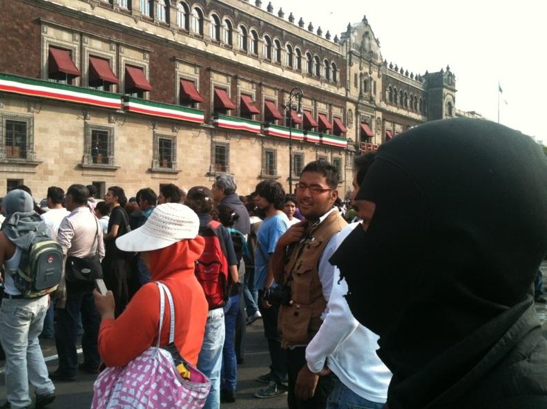 Disturbios del 1 de diciembre frente a Palacio Nacional
