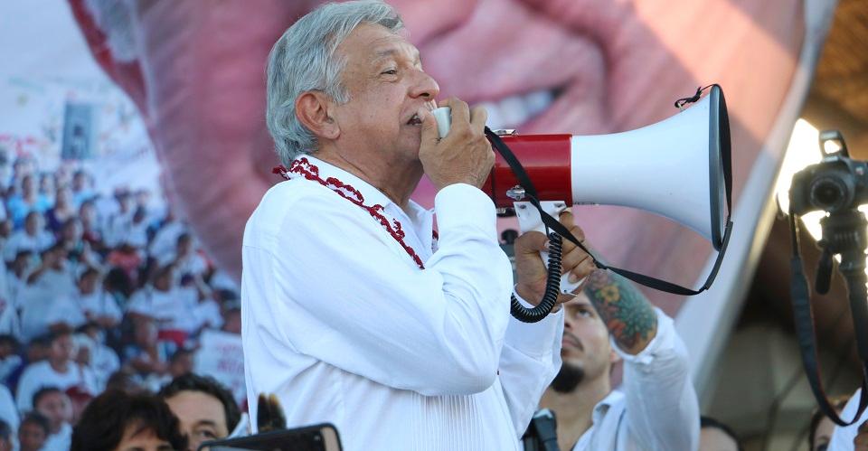 Relacionan a Morena con el gobierno de Venezuela para meter miedo, acusa López Obrador