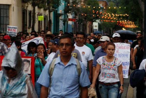 Anuncian descuento de 600 pesos a más de 58 mil maestros que protestaron en Oaxaca
