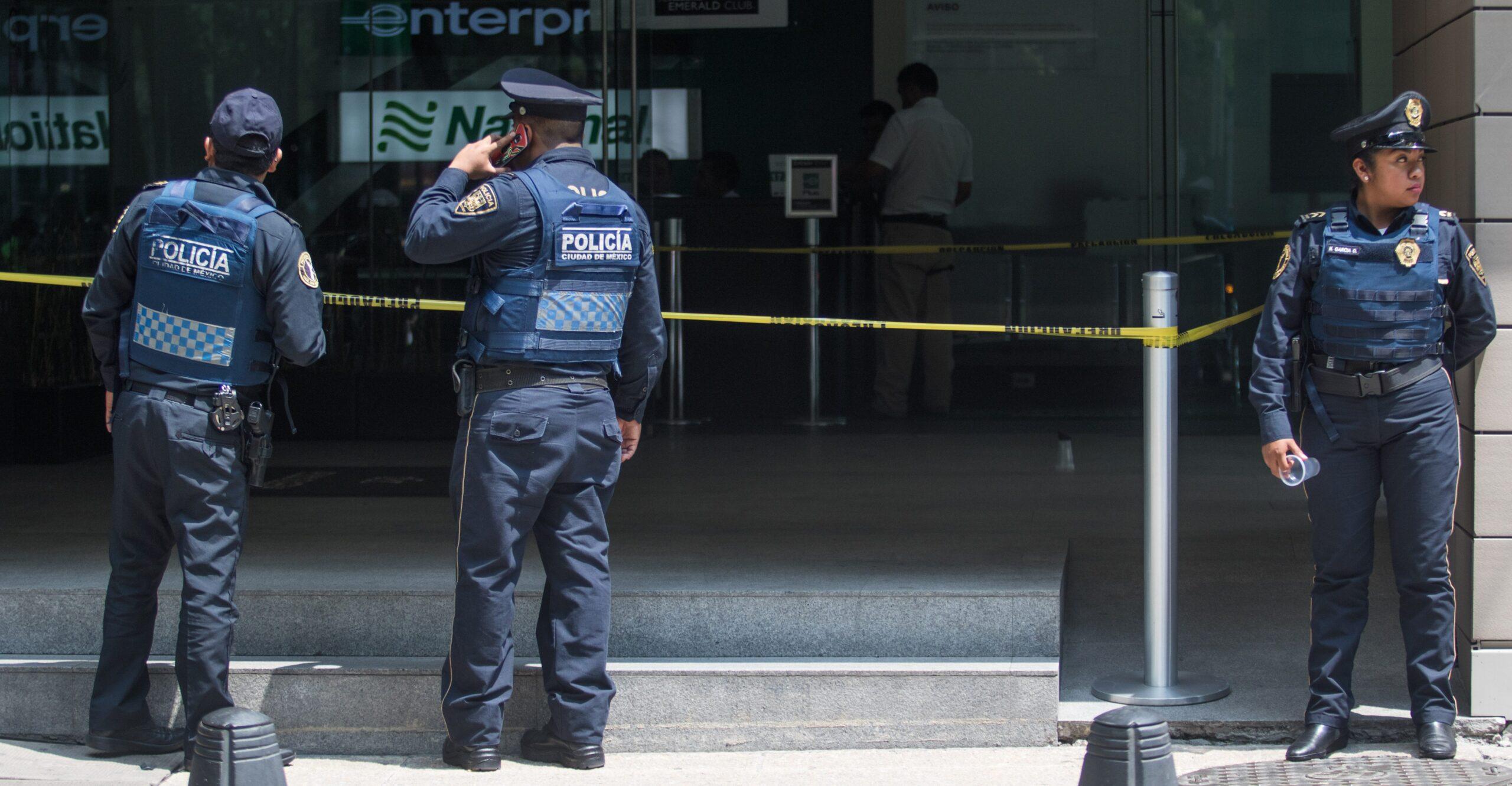 Policías detienen a dos presuntos involucrados en el robo a la Casa de Moneda en CDMX