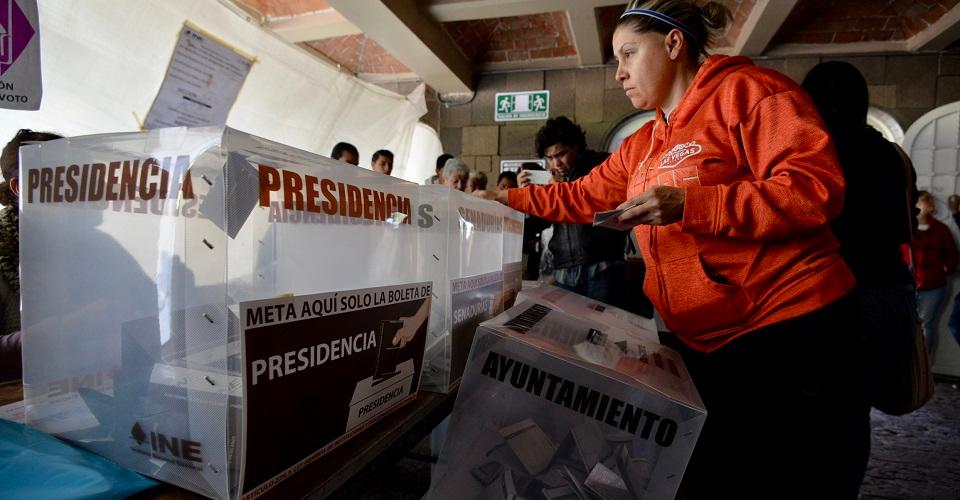 Morena propone eliminar organismos electorales de los estados y que el INE los sustituya
