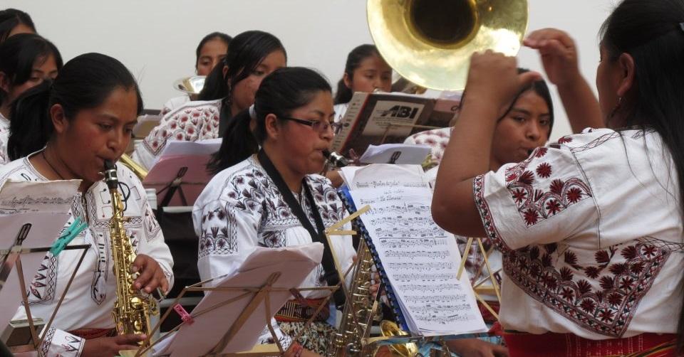 Al ritmo de banda, mujeres mixes rompen con el estereotipo de que la música es cosa de hombres