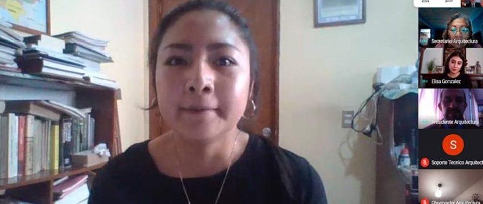 Titularse en contingencia: Alumnas de la UNAM presentan el primer examen profesional en línea