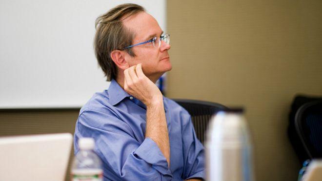 Lawrence Lessig, el aspirante a la Casa Blanca que promete dimitir cuando logre su única propuesta