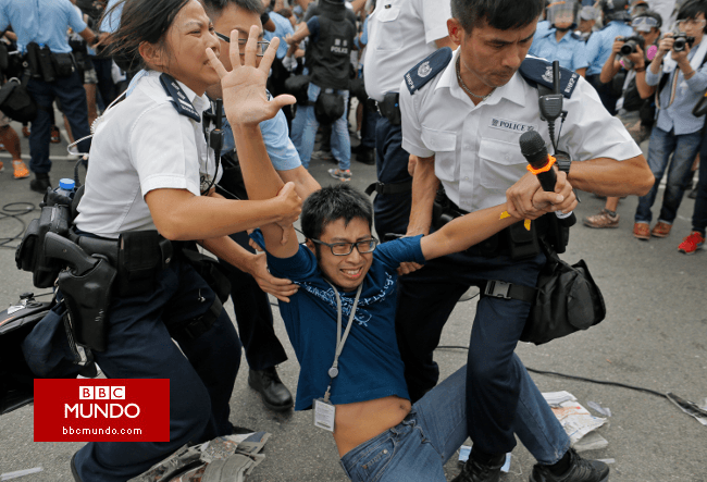 Manifestantes de Hong Kong suspenden conversaciones con el gobierno