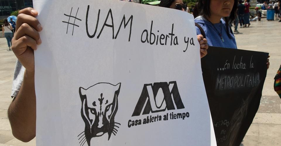 82 días de huelga: Maestros de la UAM marchan y hacen consulta para frenar paro