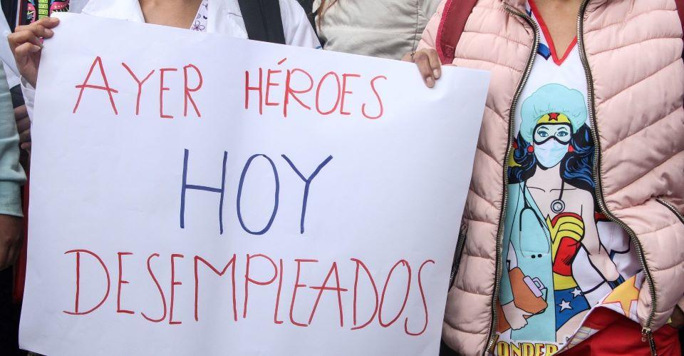 Ayer héroes, hoy desempleados: personal médico de Citibanamex protesta por despidos