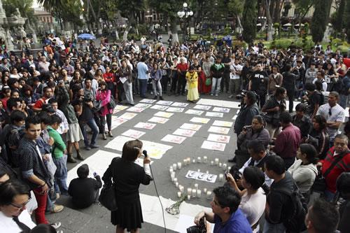 Gobierno de Puebla se compromete a revisar asesinatos de odio