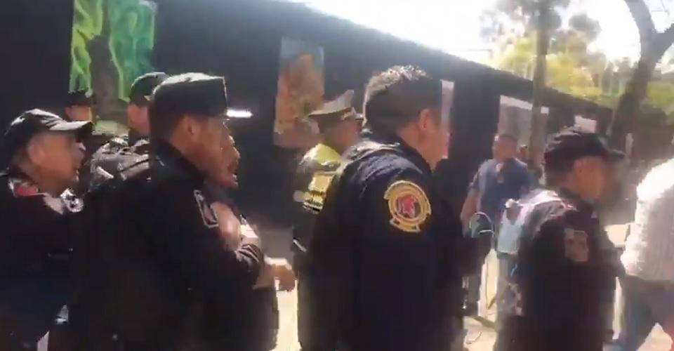 Policías de CDMX agreden a migrante y detienen varias horas a defensor