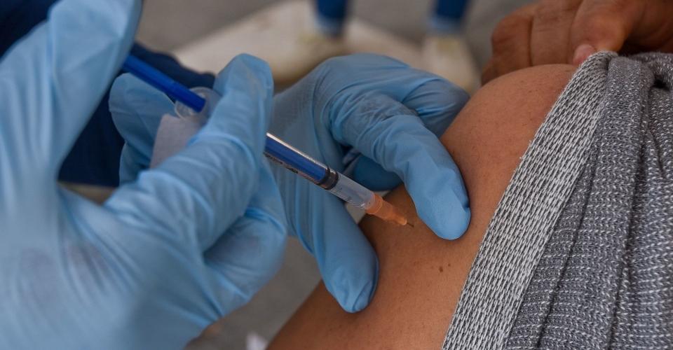 Salud del Edomex asegura que mujer en Huixquilucan sí fue vacunada; le harán prueba de anticuerpos