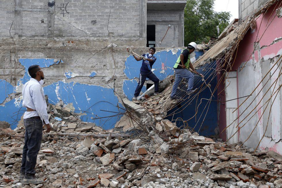 Sóstenes migró ‘sin papeles’ a EU, regresó para construir su casa; el sismo se la arrebató