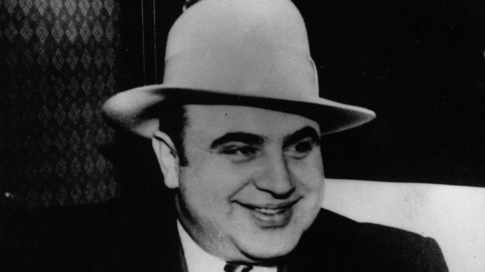 “Un marido ejemplar”: los secretos de la vida privada de Al Capone, el mafioso más famoso de la historia