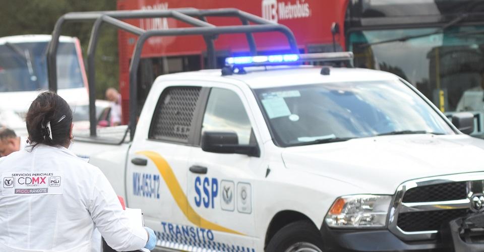 Muere mujer de 60 años tras ser atropellada por patrulla de tránsito en CDMX; hay detenido