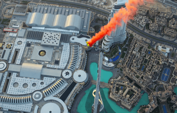Así es saltar desde el Burj Khalifa, edificio más alto del mundo