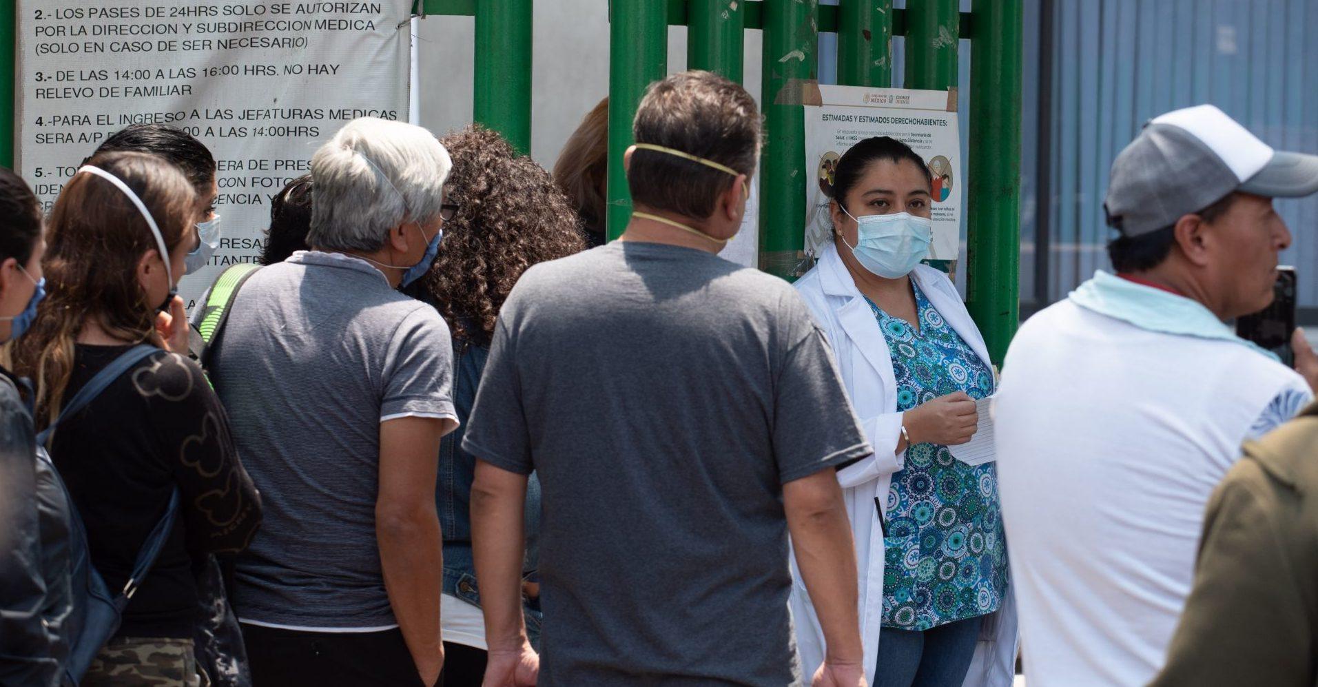 “No sé a quién tenerle más miedo, al COVID o a las personas”, relata personal médico agredido en México