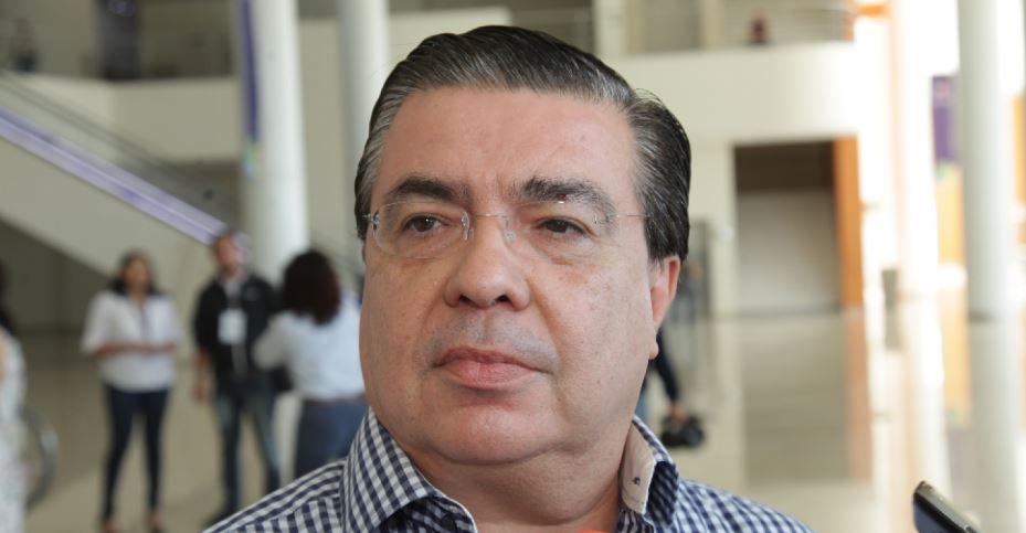 Con competencia simulada, exsecretario de Salud de Sinaloa dio a su socio contratos millonarios