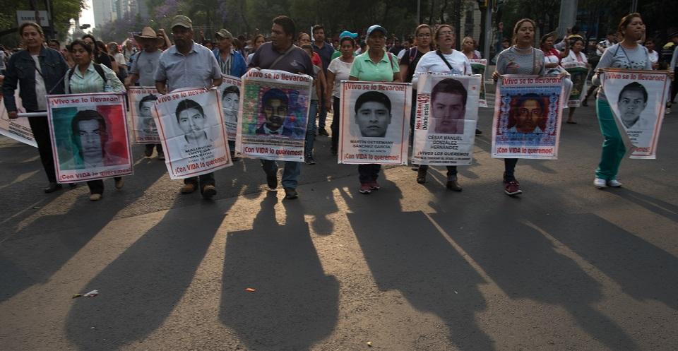 Normalistas de Ayotzinapa iban a Iguala por un autobús que tenía una carga especial, según la CNDH