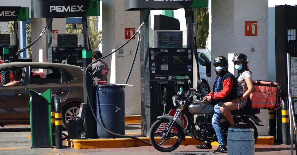 Caen 46% ingresos por subsidio a gasolinas; Hacienda esperaba 156 mil mdp y recauda 87 mil mdp