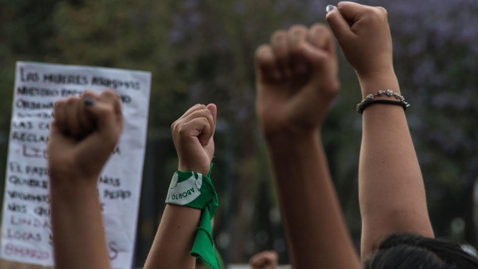 Gobierno CDMX pide que marchas sobre derecho al aborto y del 2 de octubre sean pacíficas; alista operativos