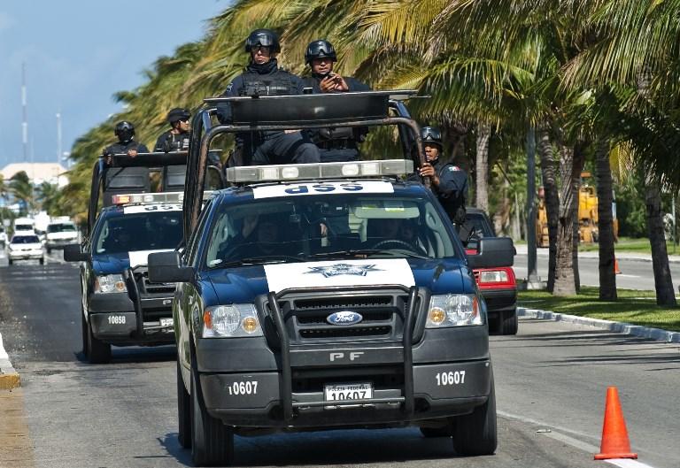 Hallan cinco cadáveres dentro de un automóvil en Cancún, Quintana Roo