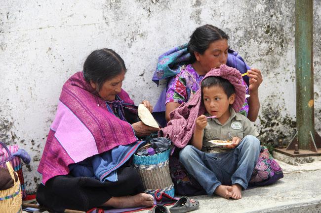 Familias indígenas desplazadas en Chiapas, presentan problemas de salud