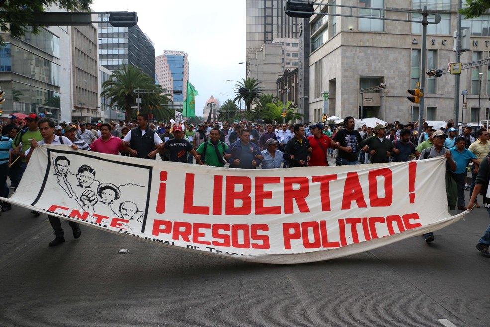 Más bloqueos carreteros, en plan de acción de la CNTE; advierte sobre caos en Chiapas