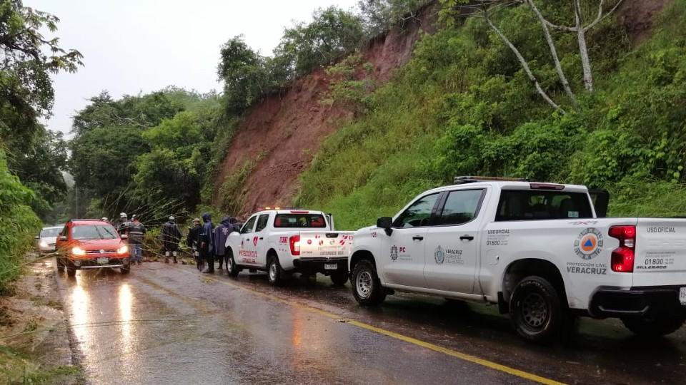 Lluvias por frente frío en Veracruz causan deslaves y daños en 200 viviendas