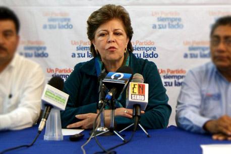 Calderón pide a panistas concretar alianza en Edomex