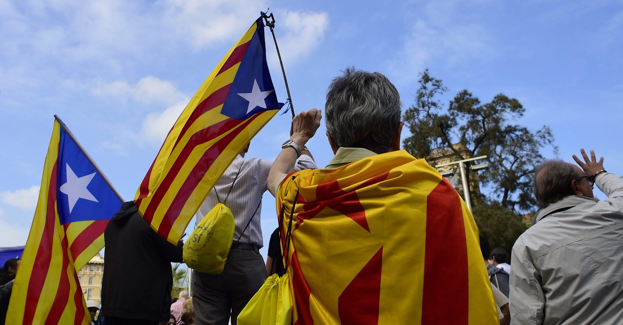 Qué puede pasar con Cataluña tras el referéndum de independencia en el que ganó el Sí