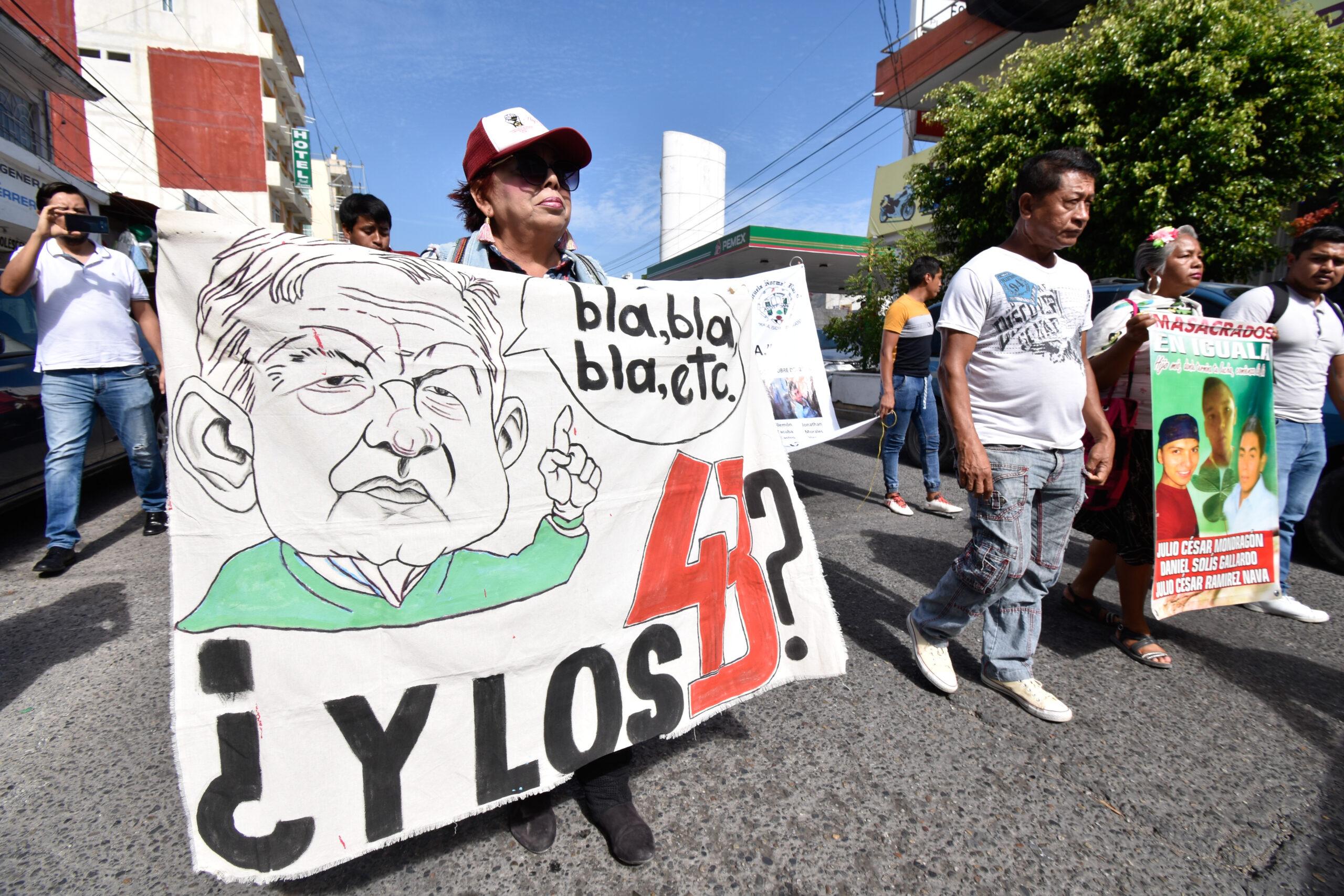 Reinstalan al GIEI en caso Ayotzinapa; AMLO se reunirá con familiares de normalistas
