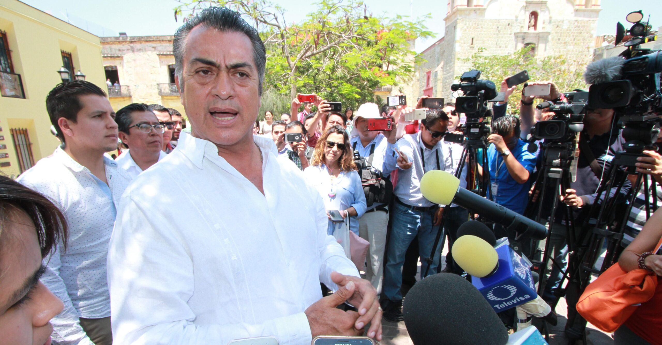 Jaime Rodríguez, El Bronco, pide ayuda a seguidores para delimitar los temas del debate