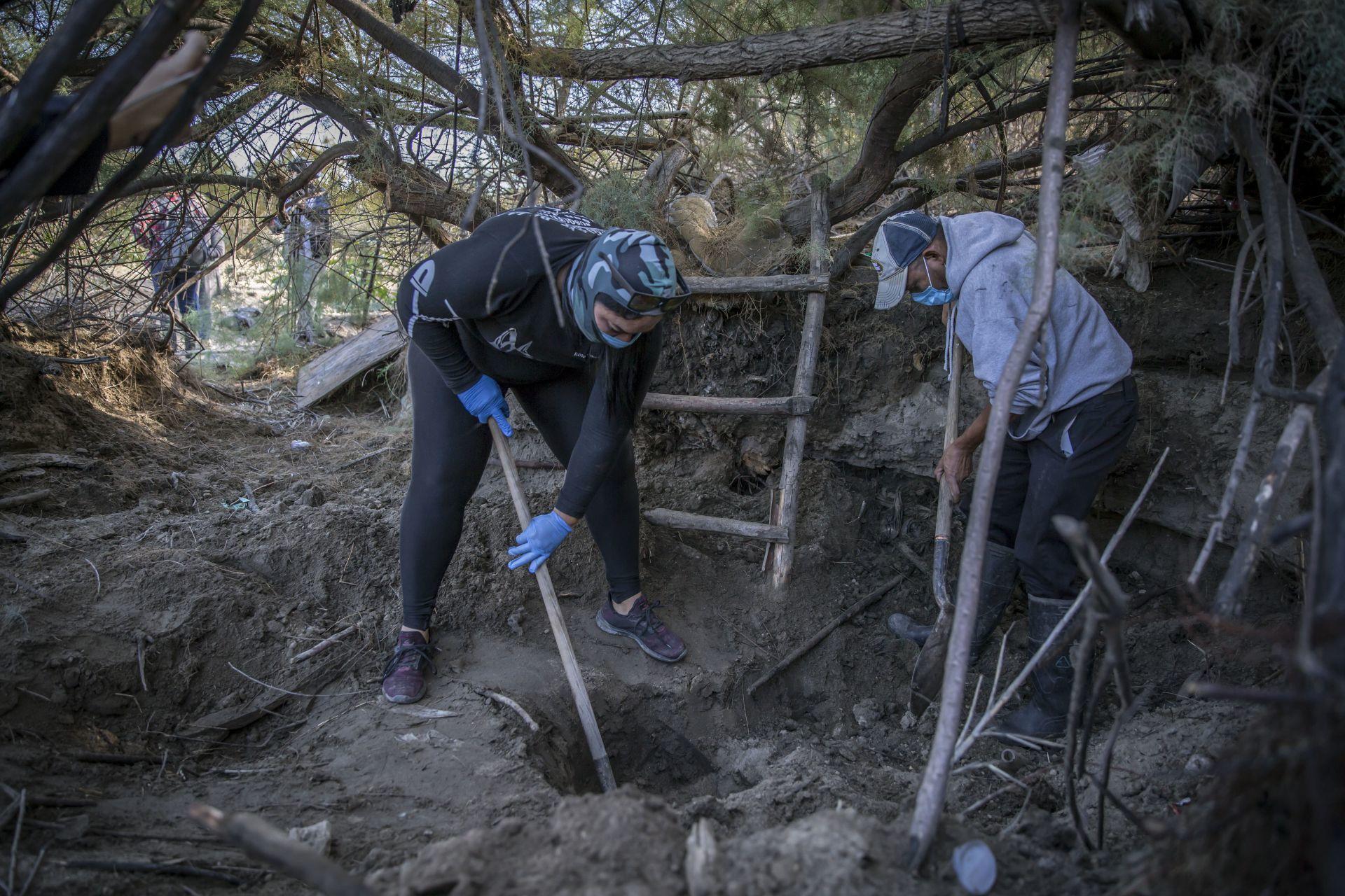 Hallan los restos de 59 personas en fosas de Salvatierra, Guanajuato