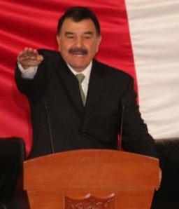 Mariano González toma posesión en Tlaxcala