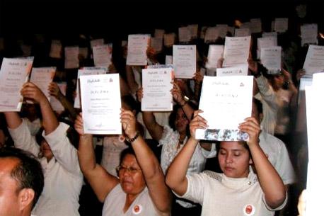 Casi analfabetas, 30 mil servidores públicos en México