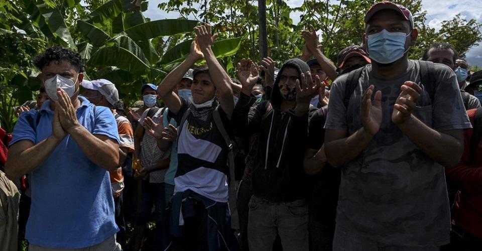 Gobierno advierte cárcel para migrantes que entren sin protección ante COVID-19
