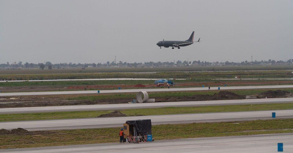 Gobierno prevé limitar vuelos en AICM; invita a aerolíneas a conocer ‘bondades’ de Santa Lucía