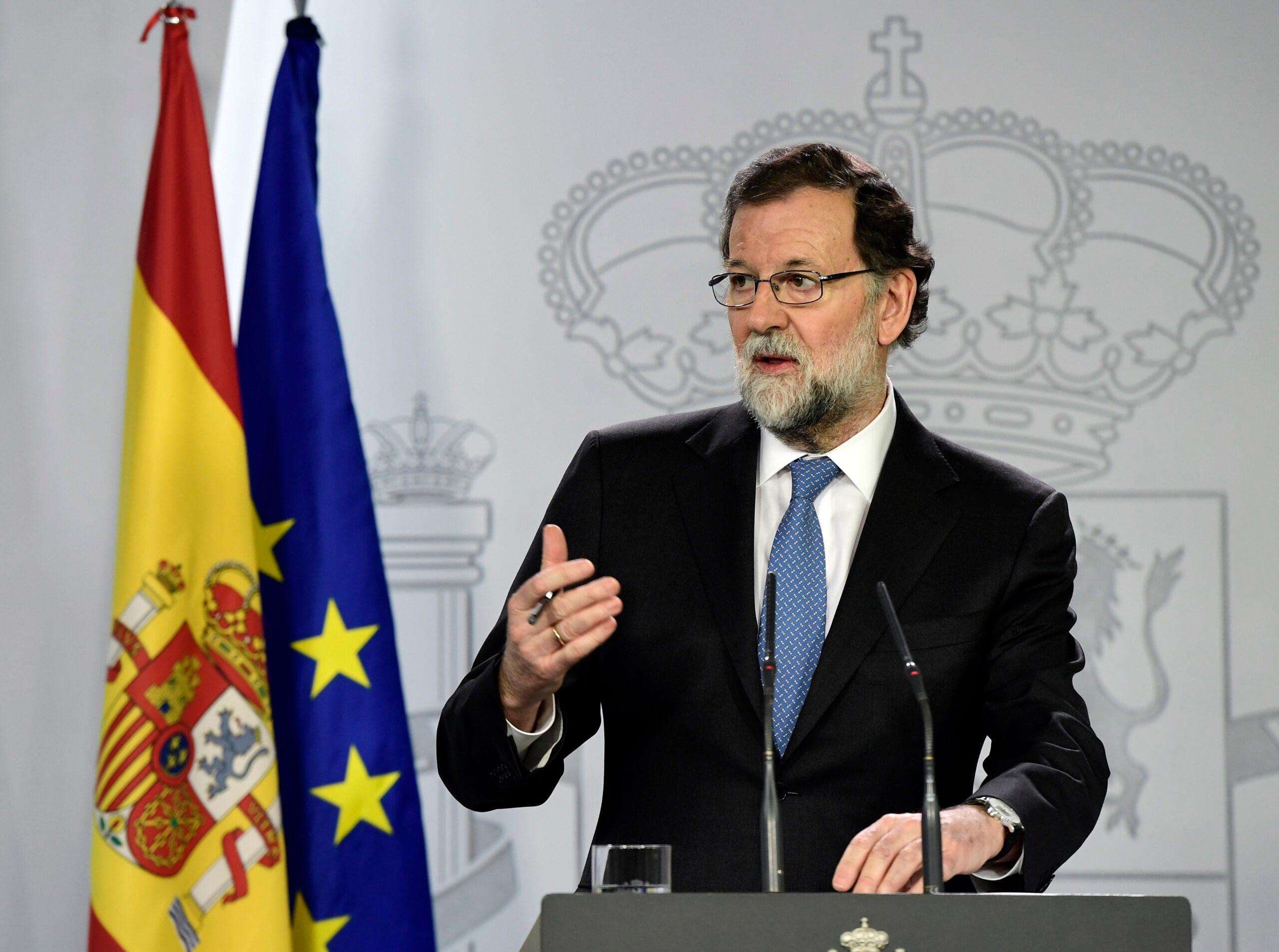 Presidente de España cesa al gobierno de Cataluña por declaración de independencia