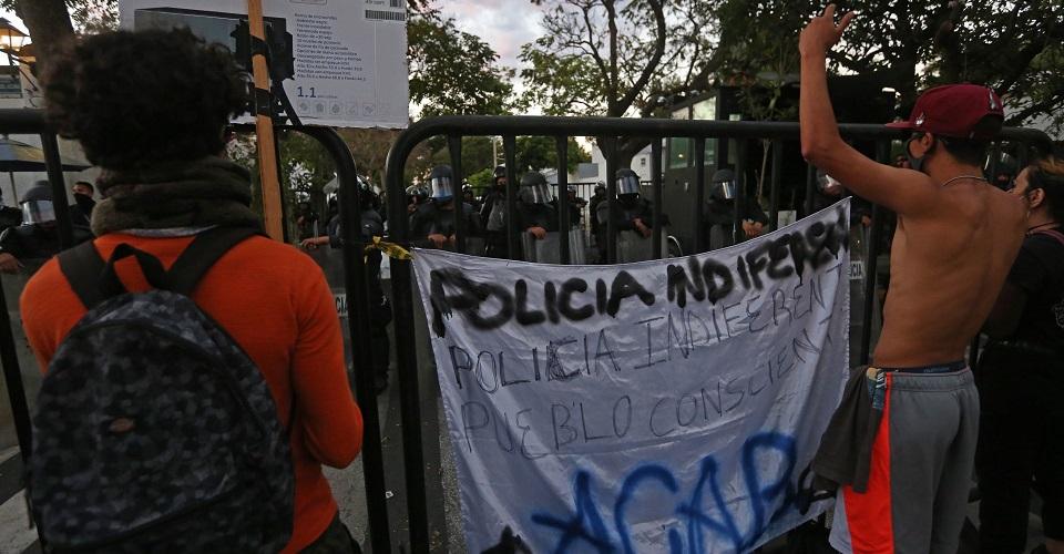 6 personas fueron detenidas el sábado tras protestas en Guadalajara; también acusan abuso policial