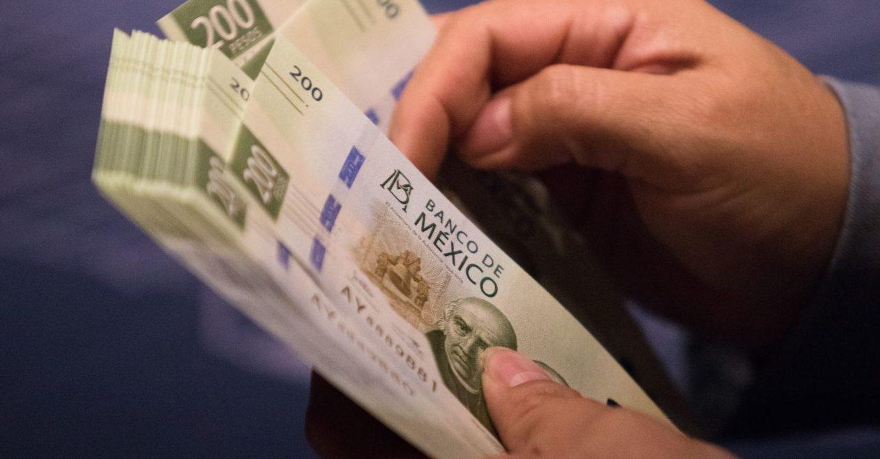 La calificadora Moody’s baja la nota de México; sube su perspectiva de negativa a estable