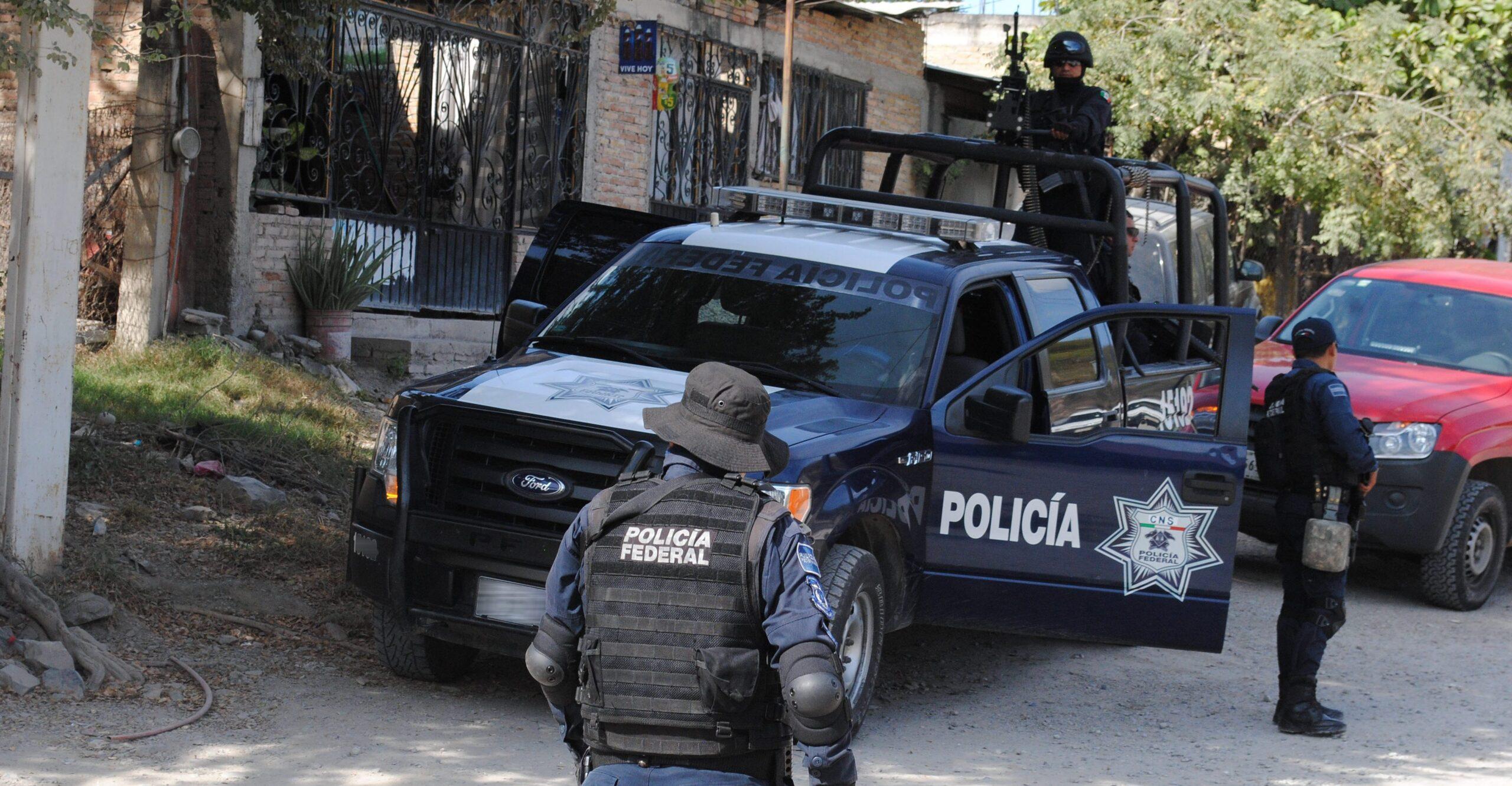 Juez confirma prisión a seis policías federales implicados en la masacre de Apatzingán