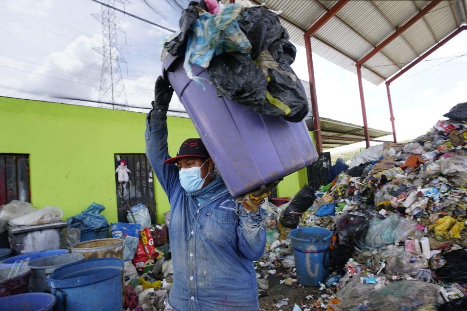 La prohibición de las bolsas de plástico se detiene durante la pandemia