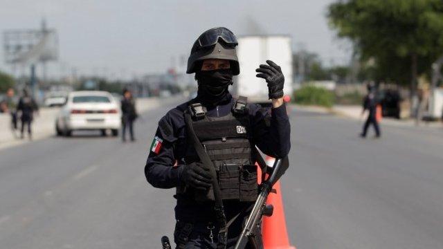 El muro de policías y militares que usa México para detener migrantes centroamericanos