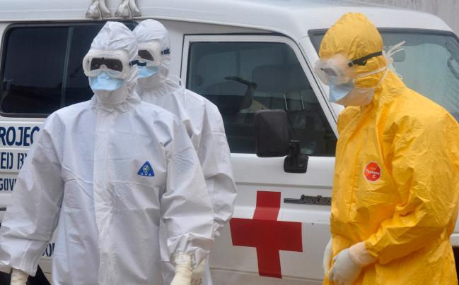 Enfermera española sale de aislamiento tras superar el ébola