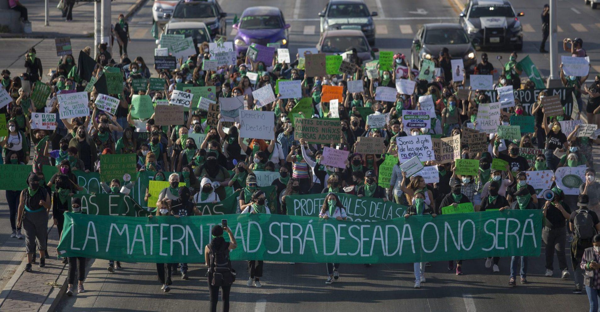 Detienen a ocho mujeres en manifestación del 28S en Tijuana, BC; una está desaparecida