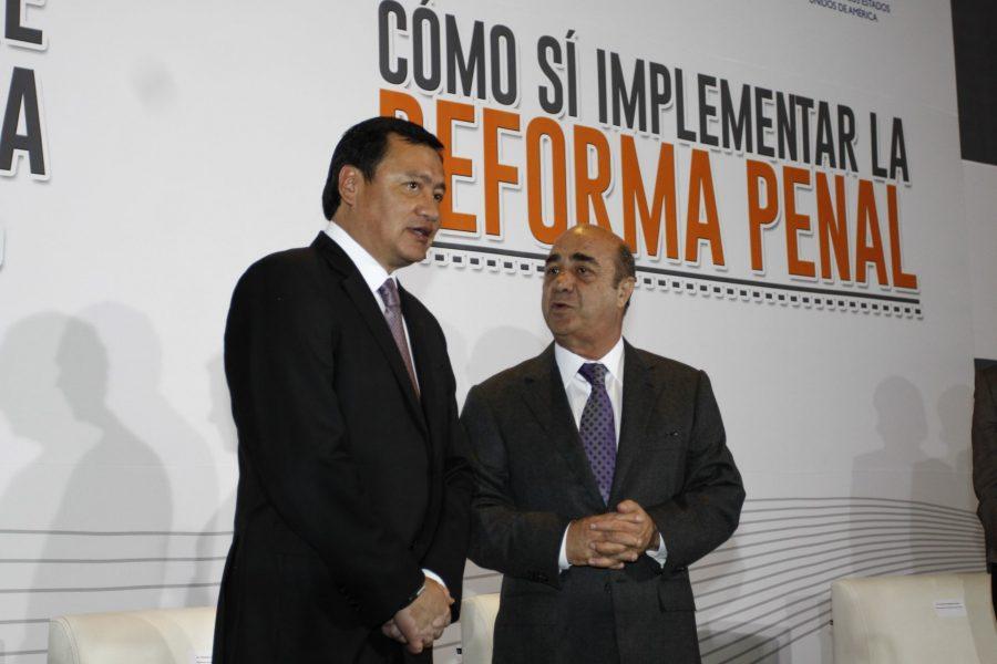 Osorio Chong defiende al exprocurador Murillo Karam: “Siempre dio la cara, no se autoincriminó”